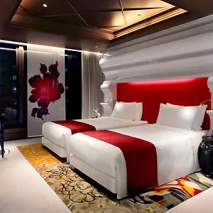Mira Moon ***** Hong Kong